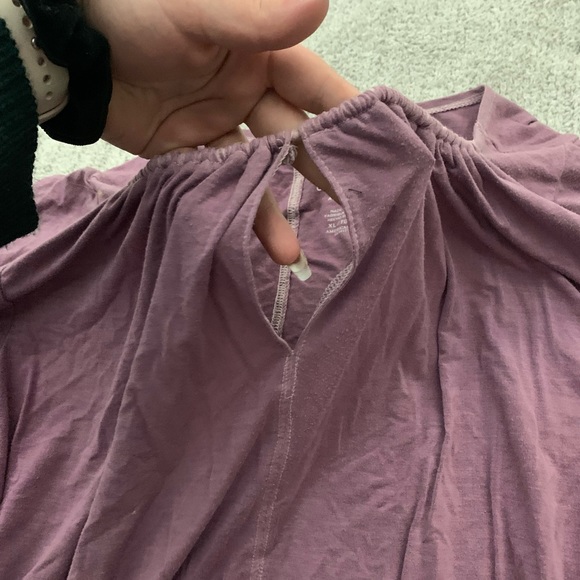 Lantern Sleeve Cut Out Top - Picture 3 of 4